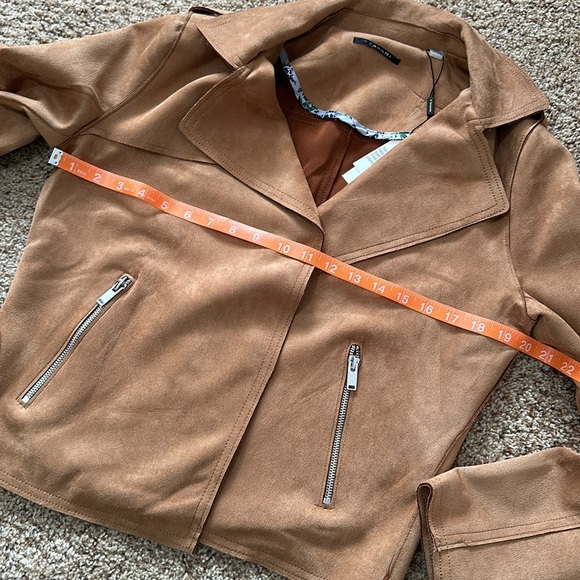 Tahari Faux Leather Moto Jacket Size M Camel Tobacco Brown Suede Open Front NEW - Picture 7 of 13